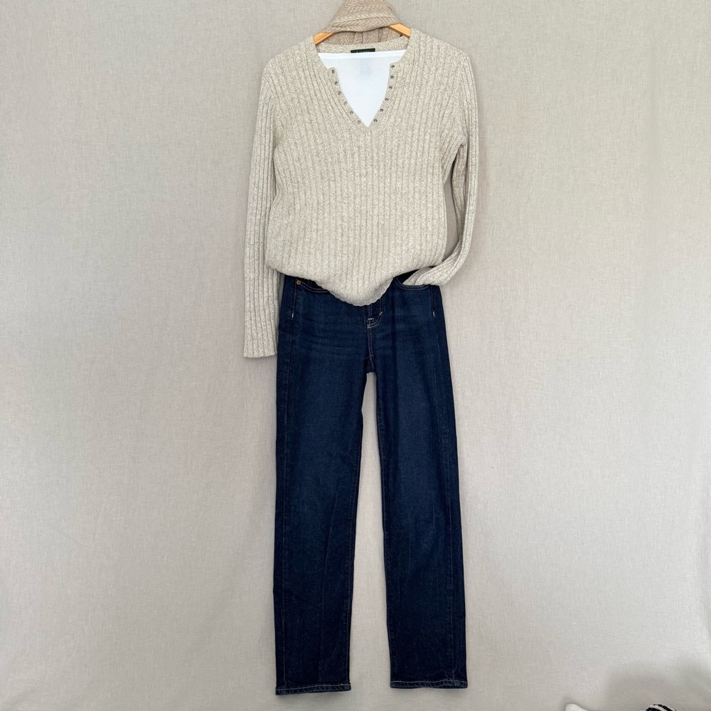 Lauren Ralph Lauren | Ribbed V-Neck Sweater | Silk Linen Cotton Blend - Picture 8 of 15